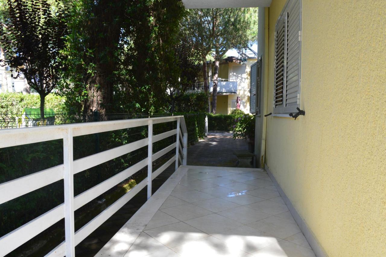A Cozy Duplex In The Lalzi Bay Villa Durres Exterior photo