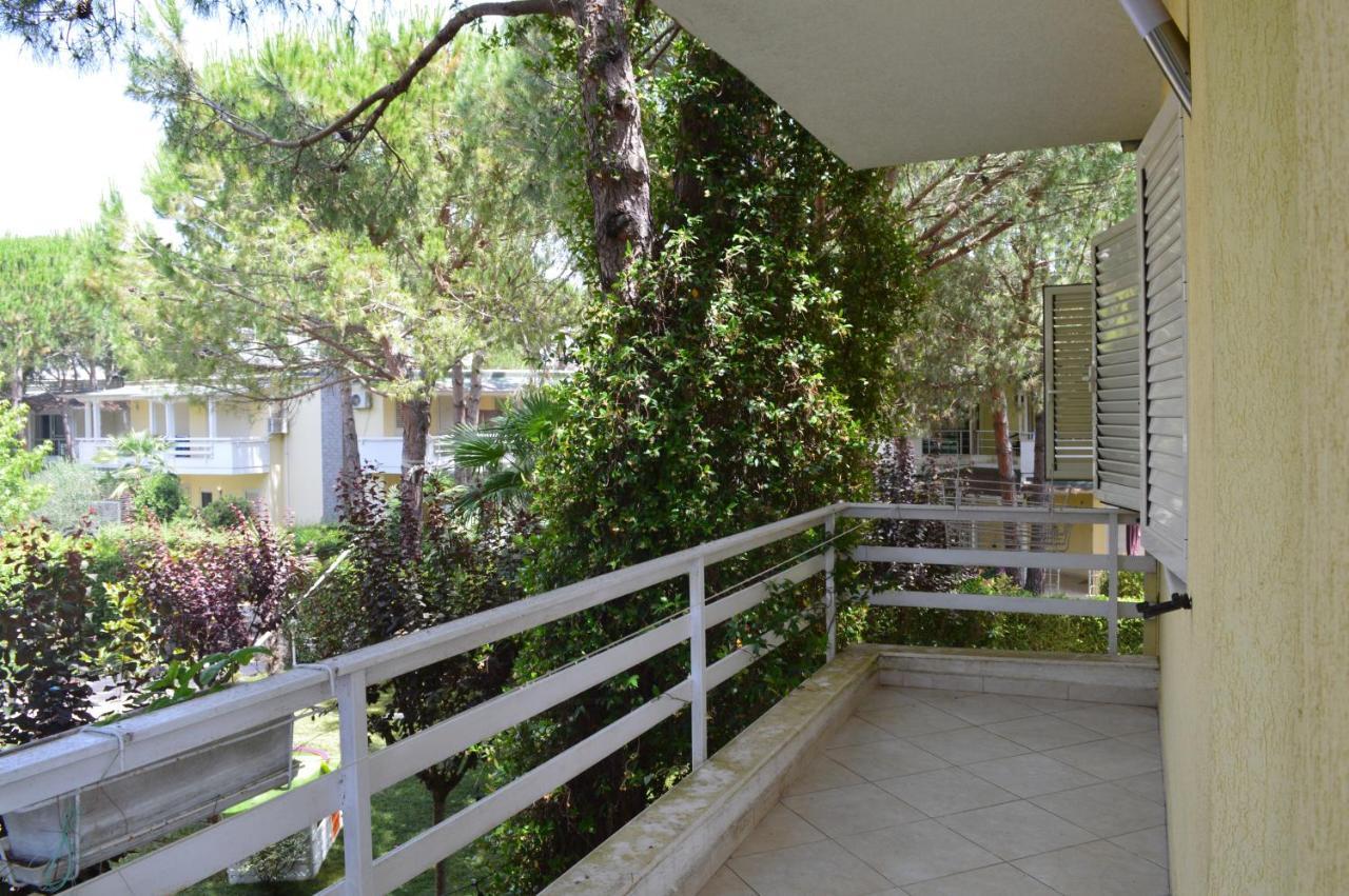 A Cozy Duplex In The Lalzi Bay Villa Durres Exterior photo